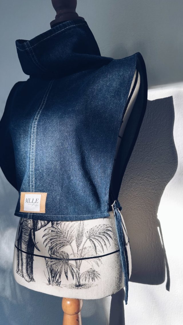 🪡 Intemporel Denim 🧵
.
.
.
.
.
.
.
.
.
#denimstyles #denimremake #modedurable #arttextile #upcycling #slowfashion #couture #modeethique #createursuisse #jeansdenim